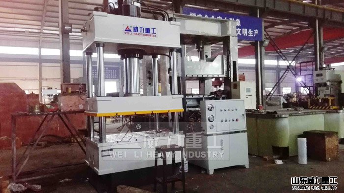 200噸液壓機(jī)車間