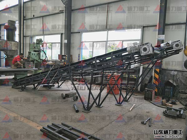 630噸四柱鐵屑壓塊機(jī)細(xì)節(jié)展示